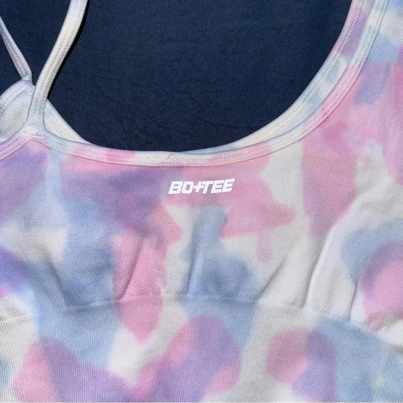 Bo + Tee Evolve Seamless
Asymmetric Crop Top Tie Dye XS - Picture 5 of 6